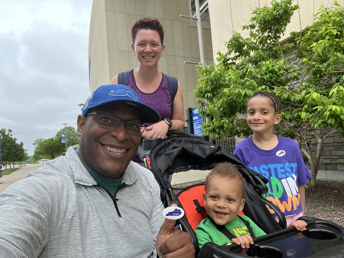MarioAndersonTV's tweet photo. Morning #Twitterverse! 

I just completed my civic duty! If you live in Kentucky and are registered to vote, I hope you #GoVoteKY too 🗳️🇺🇸✅ https://t.co/2ZG1XDWEtq