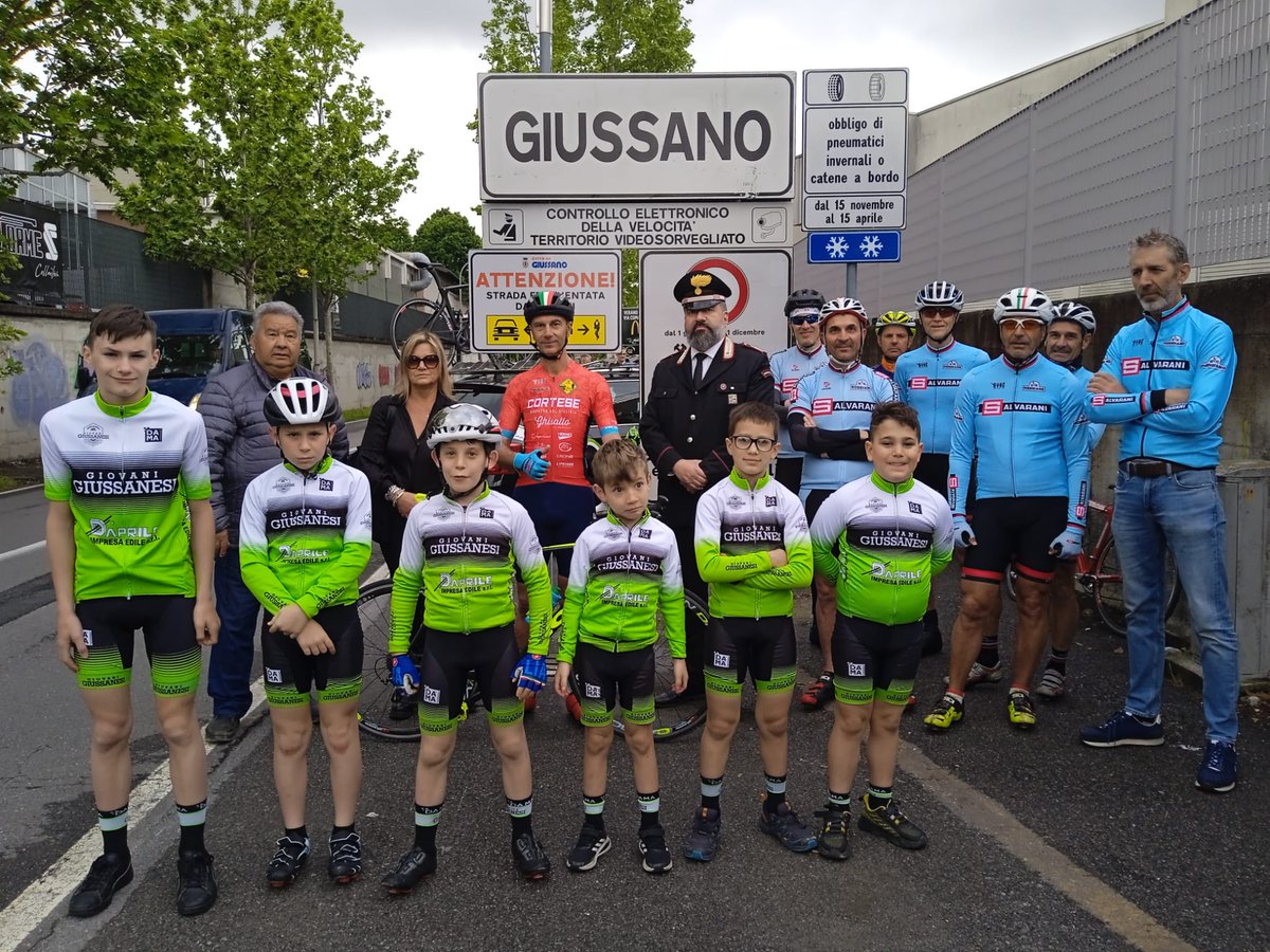 Il #metroemezzo è arrivato anche a Giussano per proteggere tutti i ciclisti, a partire dai più piccoli! #unmetroemezzodivita #ciclismo #ciclismosicuro #iorispettoilciclista