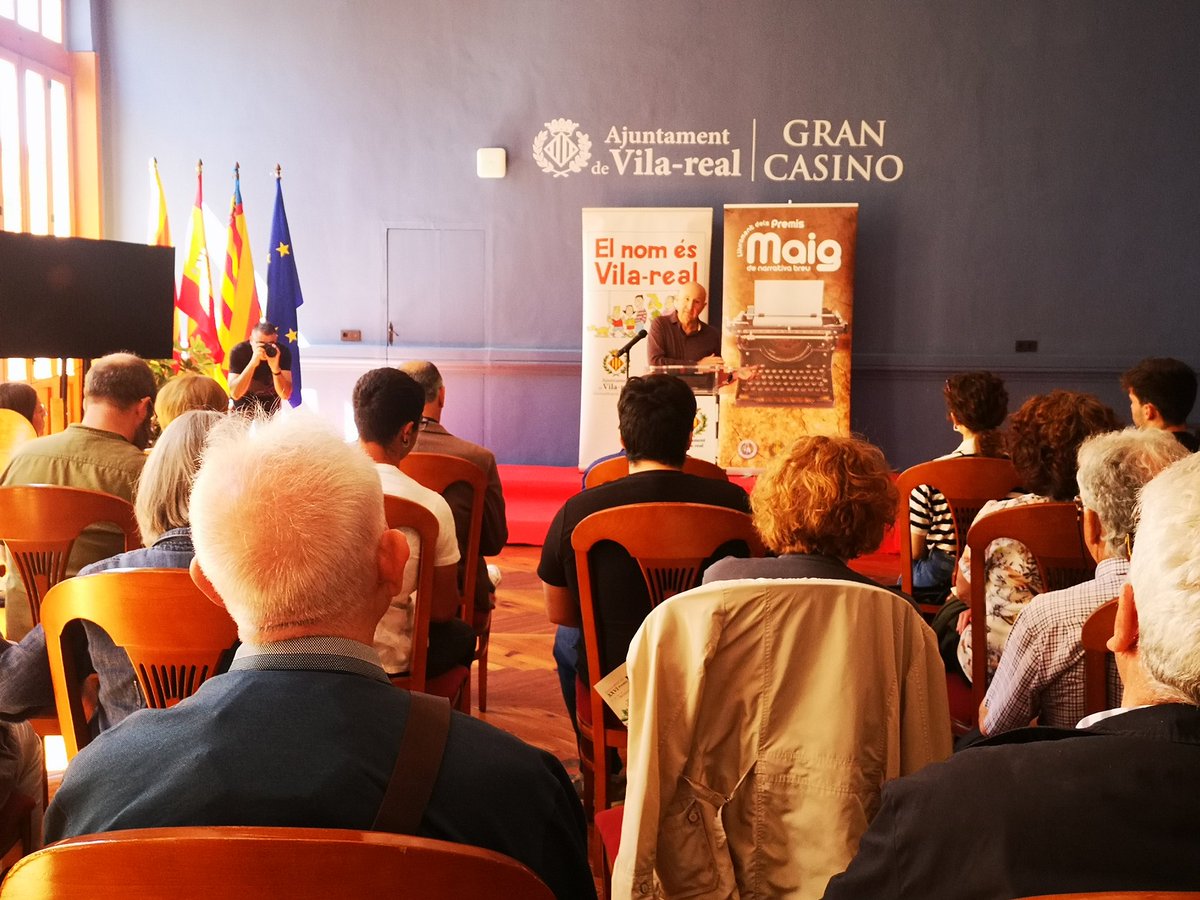 ManelPitarch's tweet photo. #premismaig comença l'acte de lliurament dels Premis Maig de narrativa breu, de la Penya El Guitarró de Vila-real. @Bromera @normalitzacio @ajvila Gran Casino Vila-real https://t.co/6IHz3hbrxW