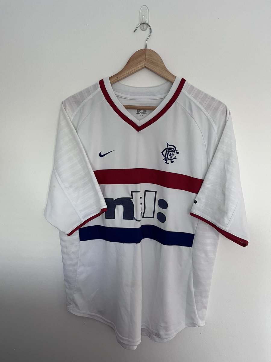 🔴⚪️🔵 For Sale 🔴⚪️🔵

1993 home top
1997 home top
1999 home top
2000 away top

All size large and in excellent condition 😁

As always message me if interested and I appreciate any RT’s 👏🏻