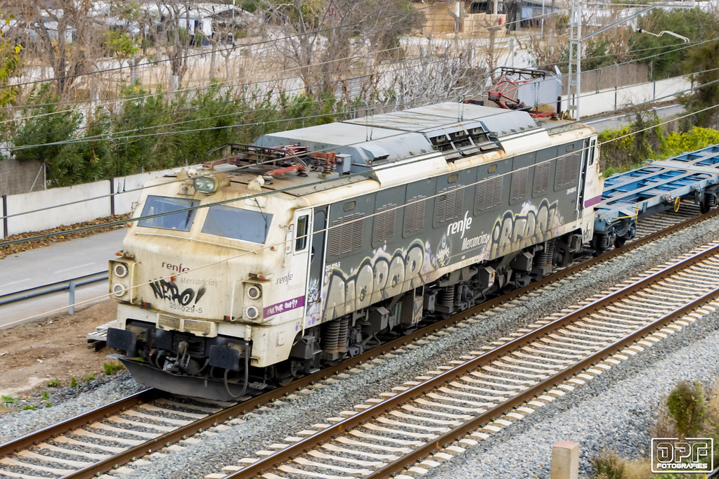 Tren.cat tweet media