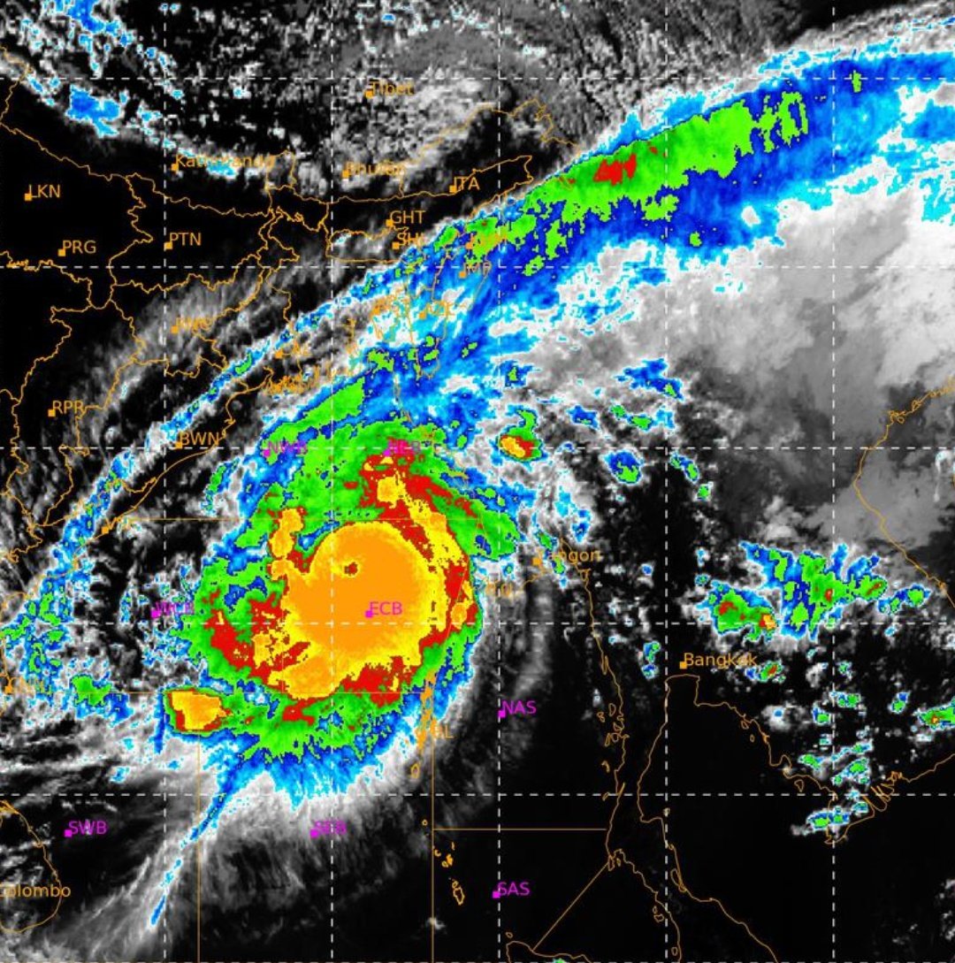 usd0705's tweet photo. #ESCS “#Mocha” moved nearly #NE with a speed of 20kmph during last #6Hrs.
It is very likely to cross SE Bangladesh & north Myanmar coasts around noon of 14th May, 2023 as an #ExtremelySevere #CyclonicStorm with a packing wind speed of 170-180 kmph gusting to #200kmph. https://t.co/AGgB6PEsz6