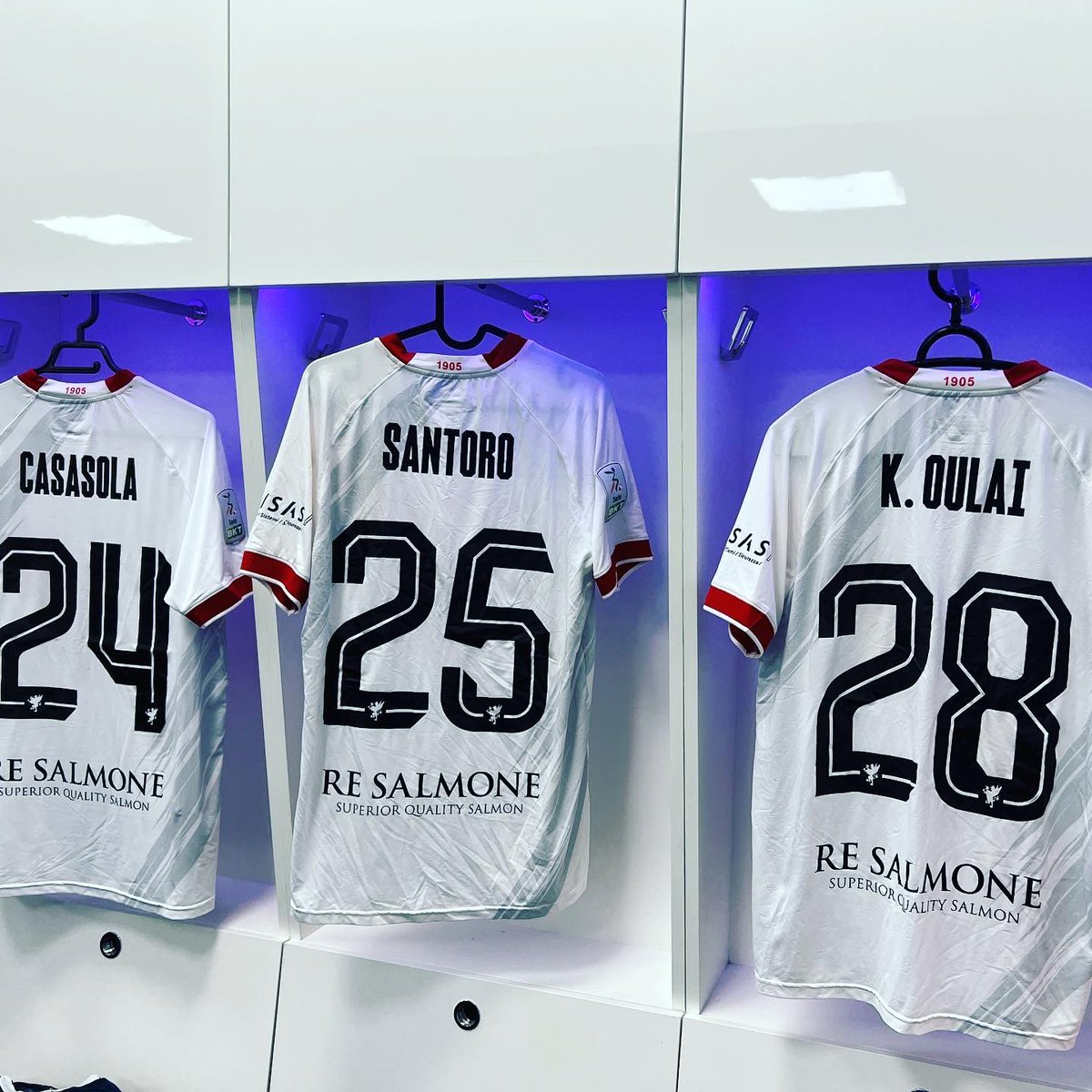ACPerugiaCalcio's tweet photo. Spogliatoio pronto! 

FORZA RAGAZZI! 💪⚪️🔴

#forzagrifo @Lega_B #VeneziaPerugia #VENPER #SerieBKT #noisiamoperugia https://t.co/F7xk51GqWA