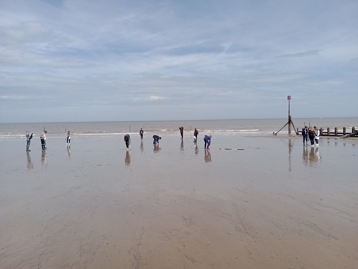 BarlbyGeog's tweet photo. Great to finally get our y9s out to the Holderness coast for their first experience of fieldwork. https://t.co/wb4oelCEZI