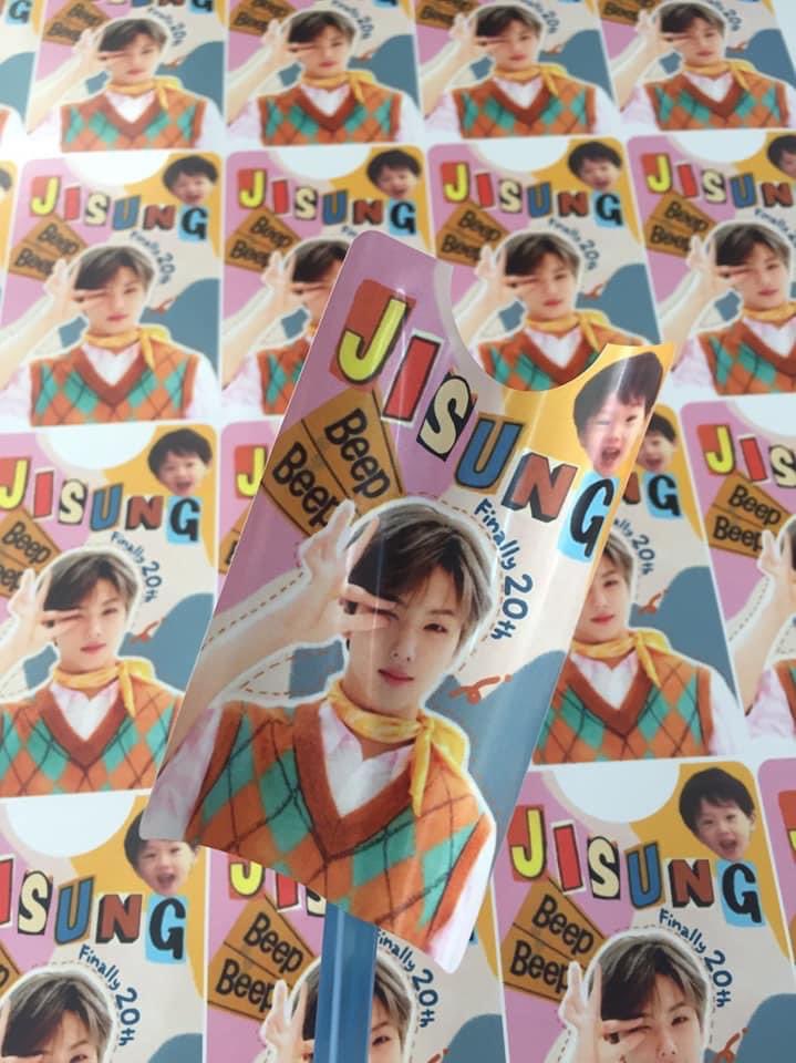 holybilly_'s tweet photo. สติ๊กเกอร์ไดคัท A3+ 
กันน้ำ สีชัด แช่น้ำได้🫶🏻 แผ่นละ 60฿ 
ตารางเมตรละ 400฿ ได้ 7 แผ่น 
10 แผ่นขึ้นไป แถม 1 แผ่น 🆓
#สติ๊กเกอร์ไดคัท #สติ๊กเกอร์pp #Giveaway #รับทําgiveaway #purikura #ตลาดนัดnewjeans #ตลาดนัดENHYPEN #ตลาดนัดblackpink #ตลาดนัดive #ตลาดนัดnct #ตลาดนัดaespa https://t.co/Yks2YXZgIr