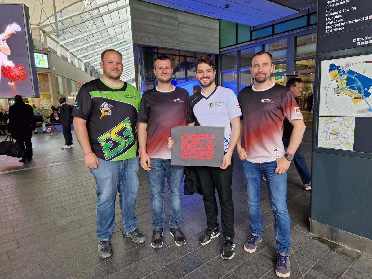 VulkanLAN's tweet photo. Vereinskollegen von uns sind bei den #MSI2023  in London vor Ort und haben da zufällig unseren Caster @REALCasbah getroffen 🫶🏽☺️
 #VulkanLAN #ESportEnnstal @ESportEnnstal @secondtimealive https://t.co/R3xsRAsZZc