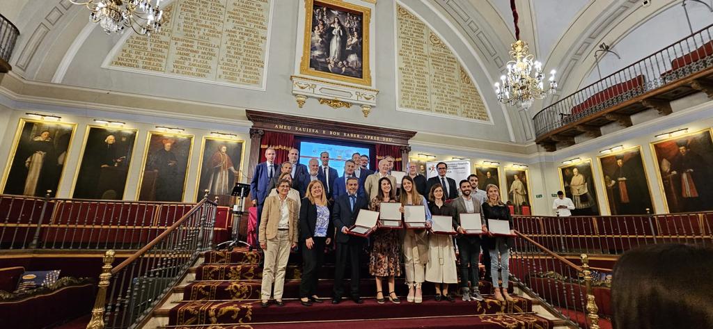 JoseRamonSaura's tweet photo. Thrilled to have been honored with a research award at the Paraninfo of the University of Valencia. Grateful for the recognition of my research work about startups. This journey of discovery continues! #ResearchAward #UniversityOfValencia https://t.co/BSsn7zTozO