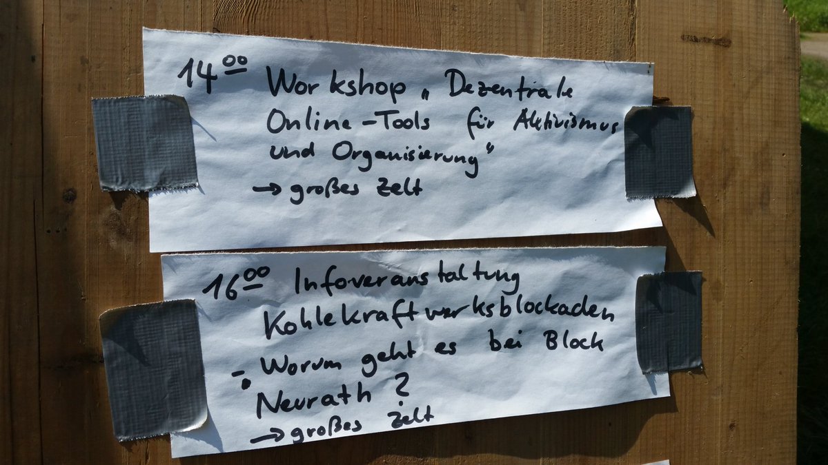 zucker_im's tweet image. Falls Menschen nicht an der Anti-Kohle-Ralley teilnehmen, gibt es auf dem #Klimacamp Grevenbroich auch tolles Programm am Nachmittag!

#Blockneurath #alledoerferbleiben