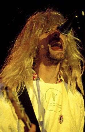 cobainarchived's tweet photo. Kurt Cobain - 1992: richfield avenue (reading festival), reading, uk, august 30th. https://t.co/tLZecQAvXN