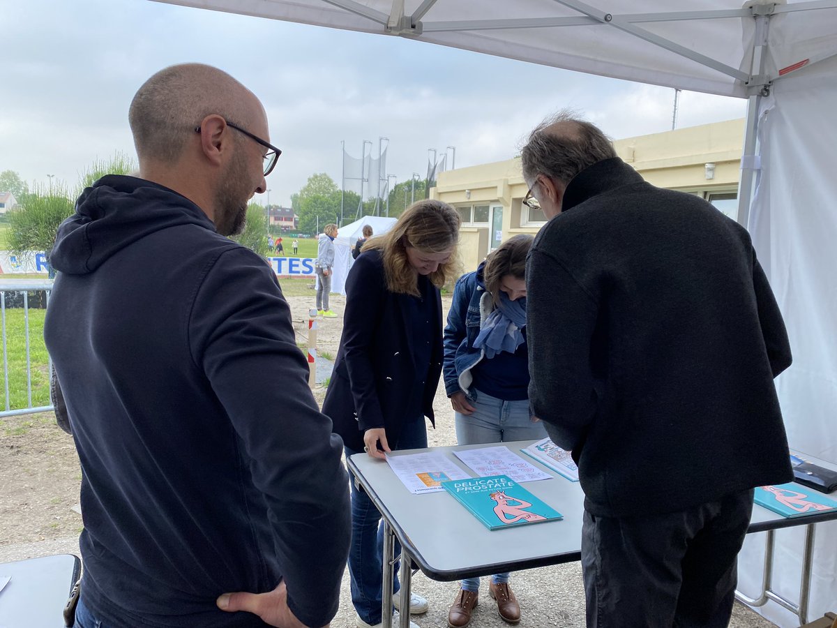 _jeanhin's tweet photo. #DélicateProstate au RDV 🏉 3ème édition de la journée annuelle #RugbySanté @RCMC_rugby #Rugbya5 💬 pour sensibiliser sur le #cancer de la #prostate #parolesdepatient #sportsanté

ℹ️ https://t.co/4LJmboO5aV

📃 https://t.co/iQSIo6E4Yt via @LIFRugby

BD📘https://t.co/ufv6Byqty2 https://t.co/qSZoE7tifa