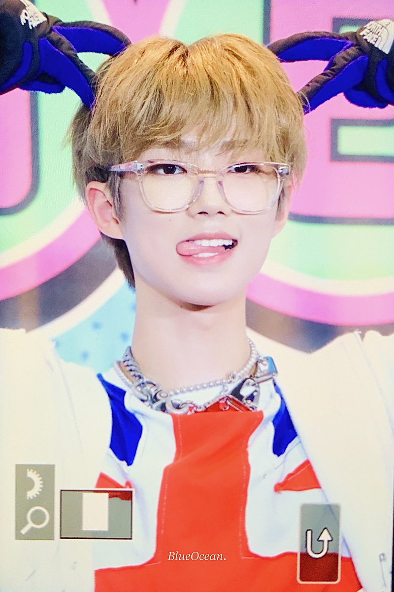 jimberton on Twitter "one thing about him he gon stick that tongue out"