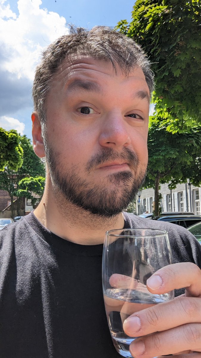 senadpalic's tweet photo. Stay hydrated...
Hello #homecon https://t.co/V1AnYAaOly