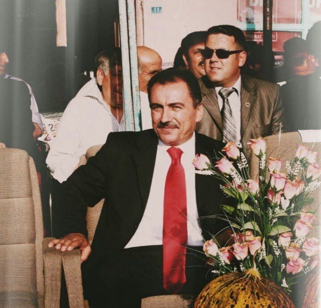 Bu adamın neden suikaste kurban edildiğini çok acı bir şekilde bir kere daha idrak ettiğimiz, büyük imtihanlardan geçtiğimiz günler geldi çattı. Müthiş bir siyasi potansiyel, gelecek teminatı, değer muhafazakarıydı. Adildi, savaşcıydı. Her zaman hakkın yanındaydı. Çok özledik.