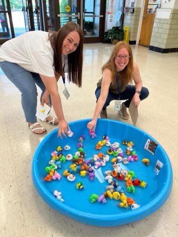 DMPrincipal's tweet photo. It was Lucky Duck Friday at MacArthur! “Thank You TEACHERS for helping us stay afloat!!” Happy Teacher Appreciation Week!! ⭐️🦆💛@MacArthurACPS @ACPSk12 

 #TeachACPS #ThankATeacher #macarthurstarsshiningbrightly #followthestars https://t.co/OwlexnKTkY
