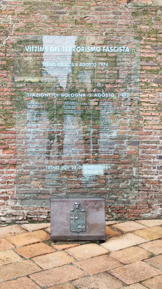 v_dizanni's tweet photo. Non avrei mai pensato che nel 2023, dovremmo essere qui a parlare ancora di fascismo e di quel codardo di #Mussolini.
Tutto questo perché qualcuno, tanti ma non troppi grazie al fato, hanno #distorto e cercato di #riscrivere o narrare la #storia distorcendola 1/2 https://t.co/qZTF3Y2h04