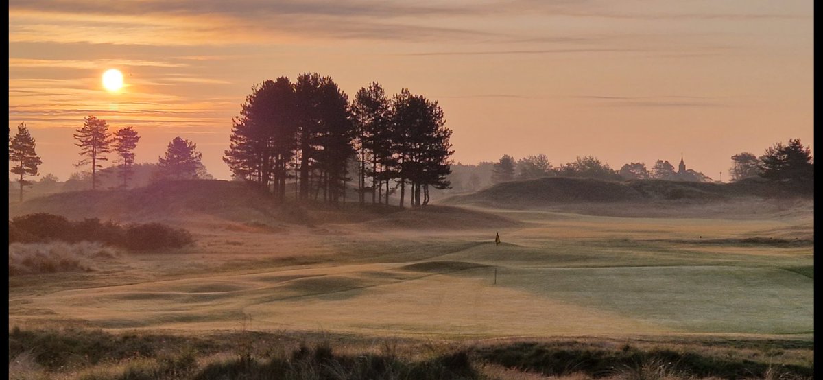 What a spectacular morning <a href="/SandAGolfClub/">S&A Golf Club</a> from the back of the 6th green. The course is in fantastic condition thanks to <a href="/SandAgreens/">S&A Greenstaff</a>.
#lovemyjob