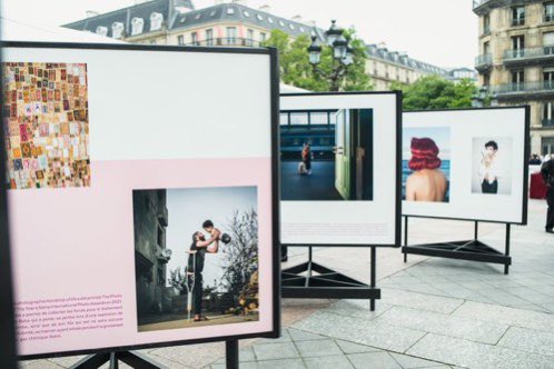 Vernissage de l’exposition VISAGE(S) D’EUROPE sur le parvis de l’Hôtel de Ville <a href="/Paris/">Paris</a> 
Cette nouvelle édition réunit des photographes de 15 pays : 🇸🇪🇦🇹🇸🇰🇧🇬🇬🇷🇪🇪🇧🇪🇭🇺🇺🇦🇸🇮🇮🇹🇱🇺🇵🇱🇹🇷🇷🇴
#fetedeleurope