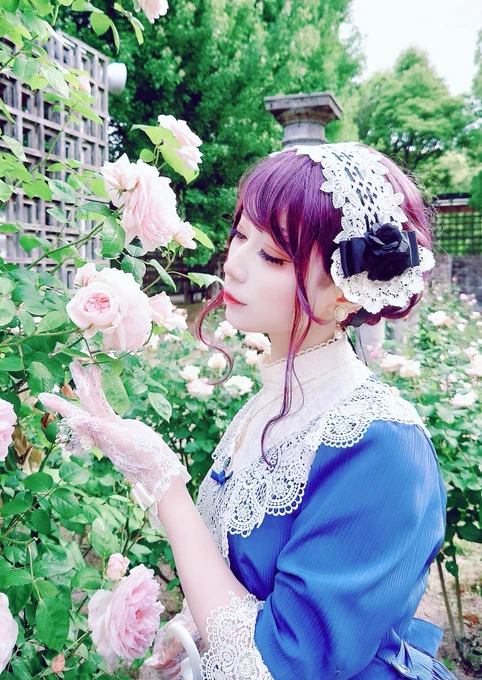 薔薇の園にて