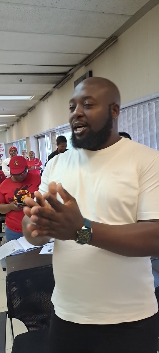 _cosatu's tweet photo. Now, #COSATU National Young Workers Forum Chairperson is delivering a message of support at the meeting attended by young leaders from provinces #CosatuYoungWorkers https://t.co/xlyMMGkYMF