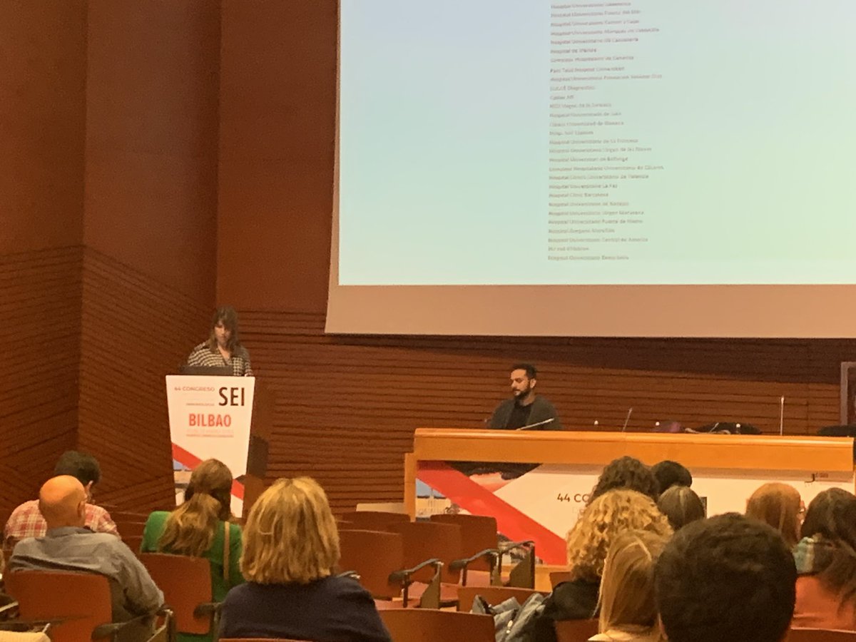 Inmunocanruti's tweet photo. @ainatse23 y el Dr Joan Climent dinamizaron el Taller de #autoimmunity para avanzar en la estandarización de pruebas para el diagnóstico y seguimiento de la #diabetes y #tiroiditis autoinmune https://t.co/IqcwKkWAZh