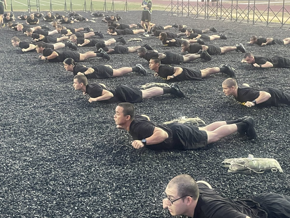Super Saturday morning physical readiness training with Future Soldier Preparatory Course Trainees. Get some! 💪🏻🍀🇺🇸 #WeMakeAmericanSoldiers #AAAO #StrikeStrong #VictoryStartsHere