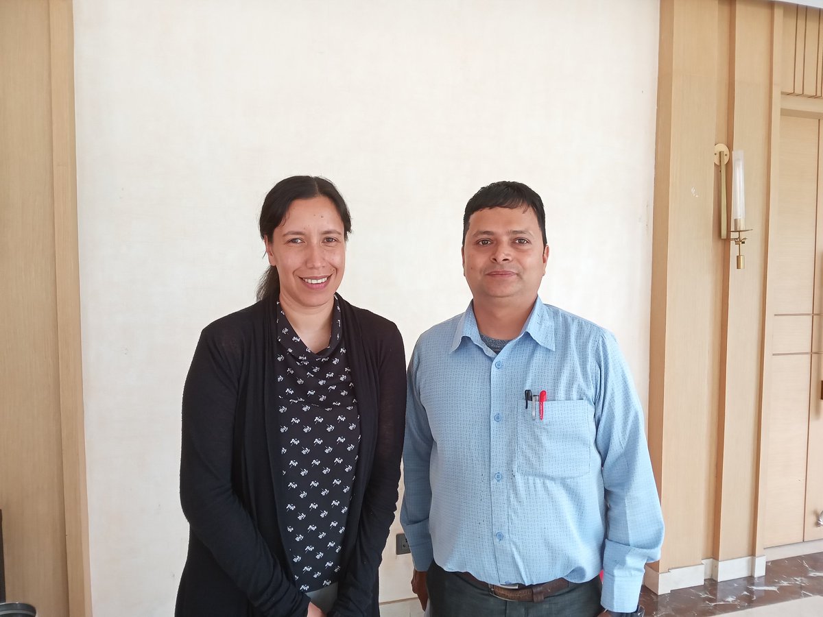 MSDawadi's tweet photo. संघीयता र लोकतन्त्रमाथि बहस: जर्मन संस्था फ्रेडरिक–एवर्ट–स्टिफटुङ नेपाल कार्यालयको आयोजना, संविधानविद् तथा प्रशासनविज्ञ काशीराज दाहाल सरसँग लामोसमयपछि भेट भयो ।  स्टिफटुङकी नेपाली आवासीय प्रतिनिधि नटालिया फिग्गे, अधिवक्ता रोशन पोखरेल र नेपाल टेलिभिजनकी नायब महाप्रबन्धक आरती चटौत https://t.co/eF5CGWFgph