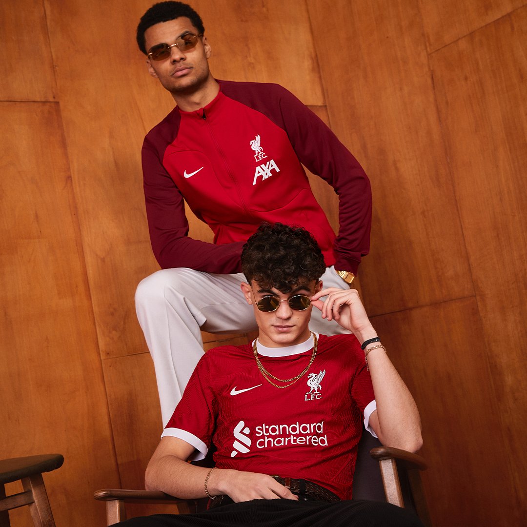AnythingLFC_'s tweet photo. 🎉 GIVEAWAY 🎉

🔍 Leeds vs Newcastle 🔍

If Luke Ayling, Weston McKennie &amp; Kieran Tripper get a yellow card today, somebody will win the new Liverpool Kit 🔥

1) Just RT this Tweet
2) Follow @AnythingLFC_ 

Less than 1 hour to enter, GO GO GO 🔥 https://t.co/LQiTlv1BB2