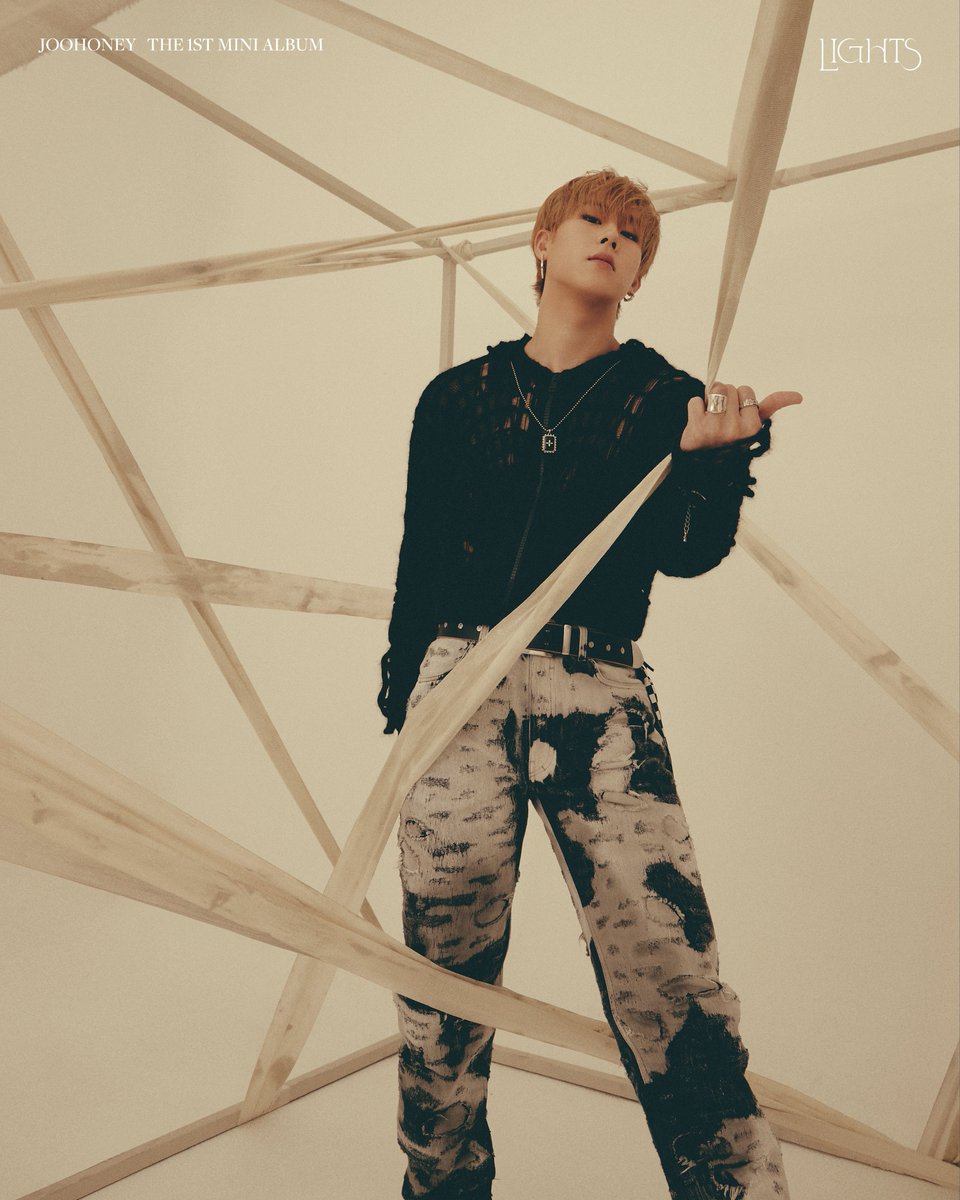 OfficialMONSTAX's tweet image. JOOHONEY The 1st Mini Album 
'LIGHTS' ✨

CONCEPT PHOTO Ver.2

Release on
2023.05.22 6PM (KST)

#주헌 #JOOHONEY 
#몬스타엑스 #MONSTA_X #MONSTAX
#LIGHTS #CONCEPT_PHOTO