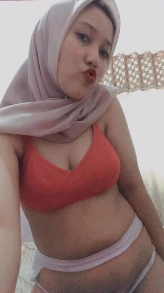 Video Bokep Viral Cewek Hijab Bugil Foto Terbaru (@JilbabPanas) on Twitter photo 2023-05-19 14:00:01