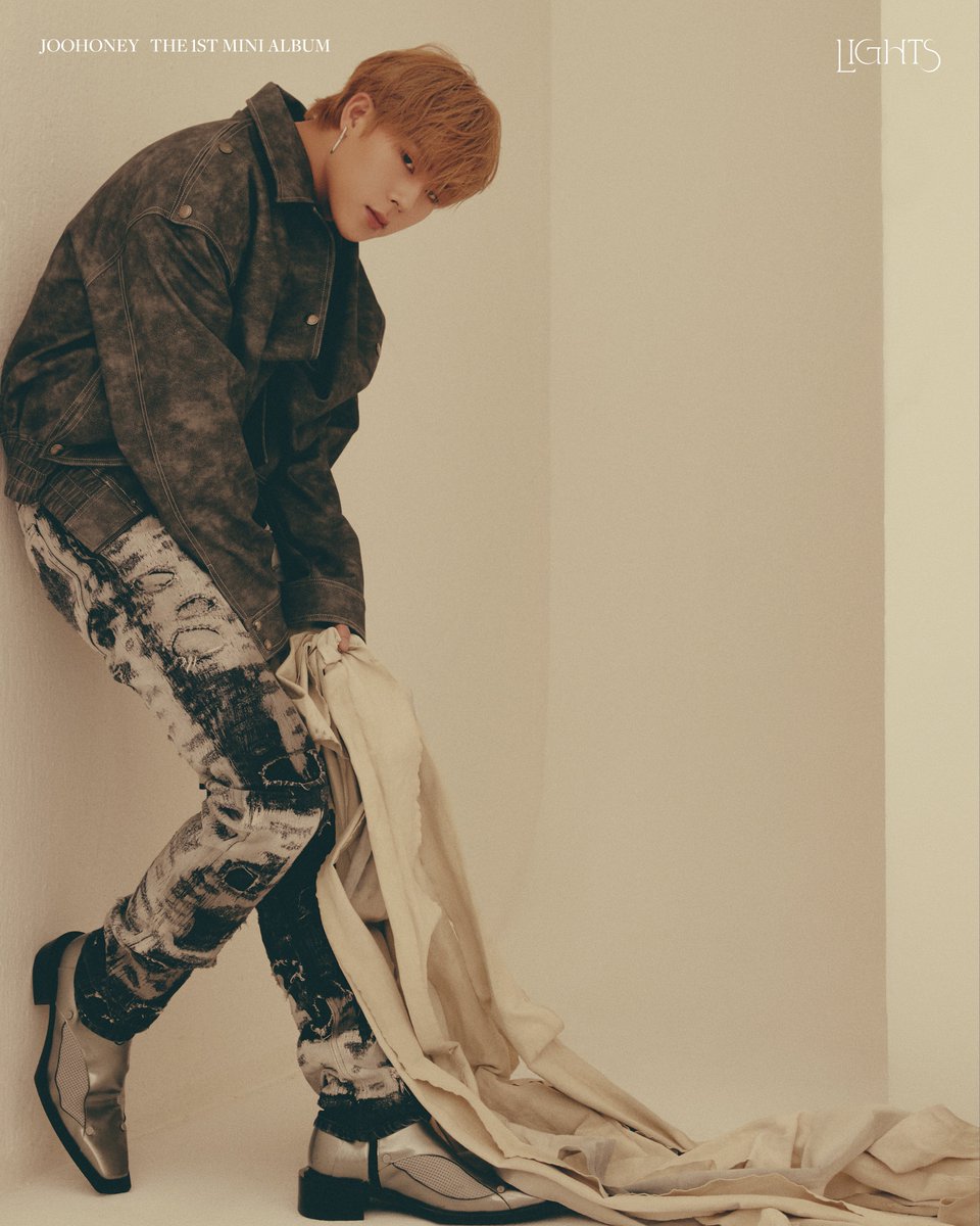 OfficialMONSTAX's tweet image. JOOHONEY The 1st Mini Album 
'LIGHTS' ✨

CONCEPT PHOTO Ver.2

Release on
2023.05.22 6PM (KST)

#주헌 #JOOHONEY 
#몬스타엑스 #MONSTA_X #MONSTAX
#LIGHTS #CONCEPT_PHOTO