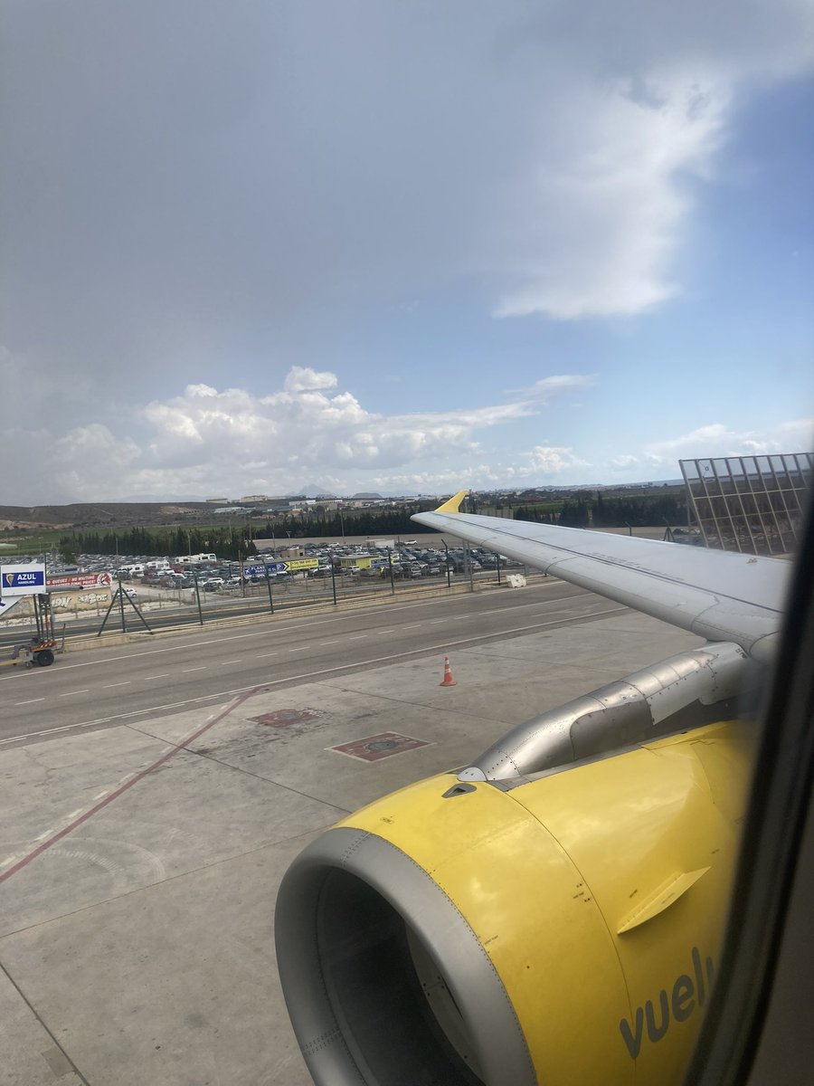 BrokenMindsHard's tweet photo. ON OUR WAY TO FRANCE 🇫🇷 TONIGHT @madmoon_event 💪🏼 https://t.co/YsJNPZEDLj