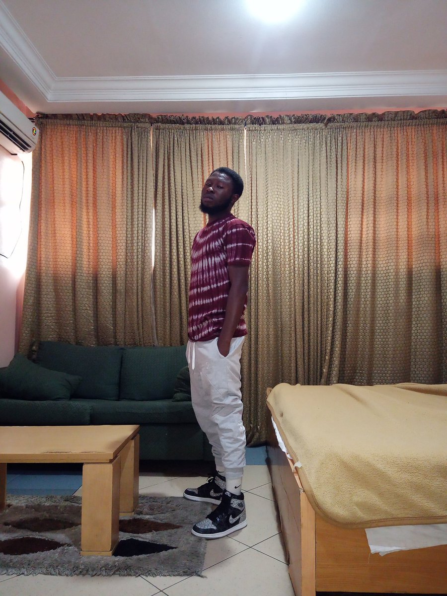 Mrshortzy's tweet photo. Hip-hop addict but don't rap.
#Vectorian
#Translator
#UnaPapa https://t.co/d6EHzdXqZn