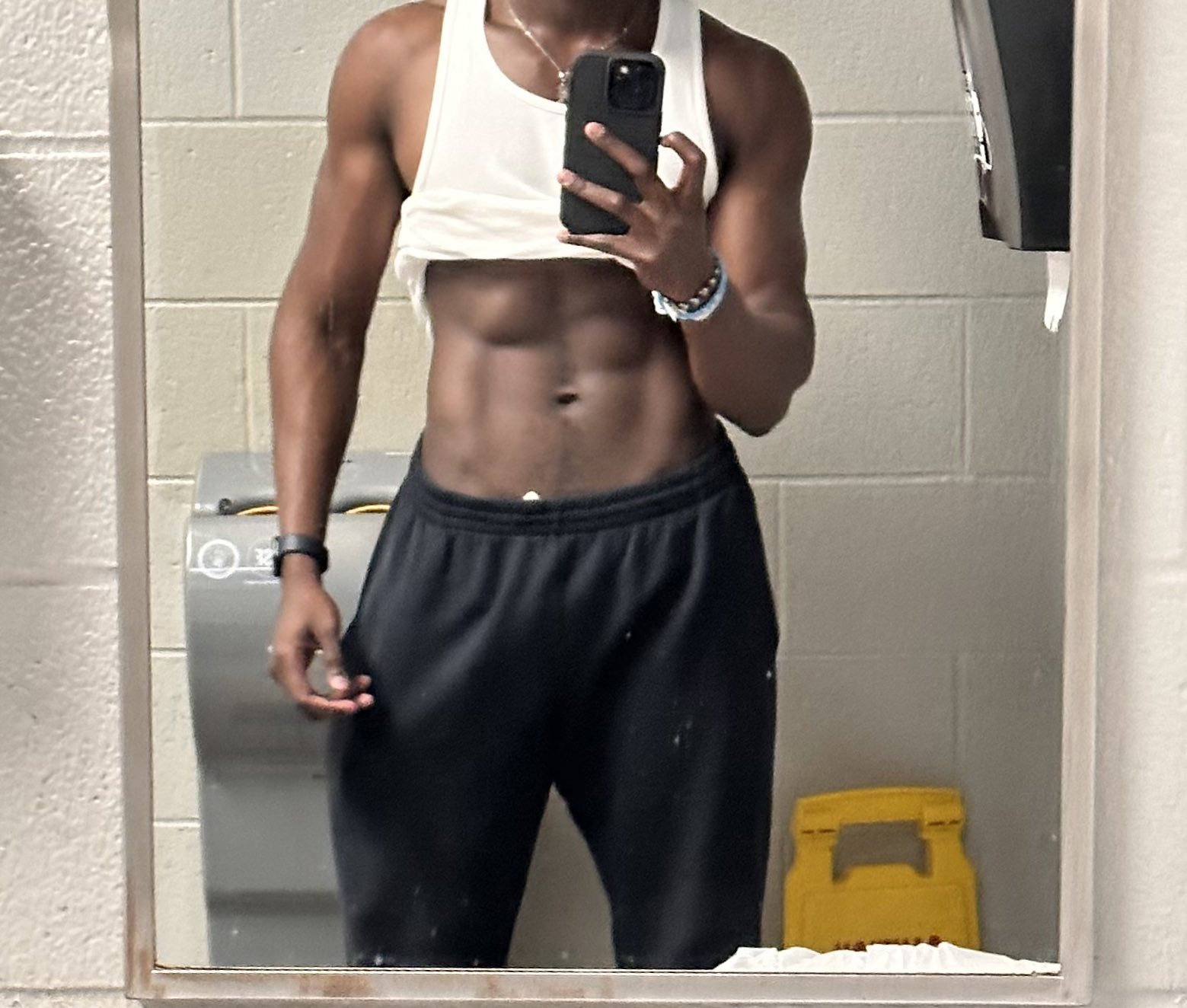 AlwaysFits (InchingIn) / Twitter