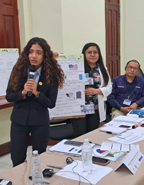 OEA_CICTE's tweet photo. Día 5 del curso #CASET en 🇬🇹. Los participantes presentan planes de mitigación para contrarrestar amenazas a #AviaciónCivil, desarrollados durante ejercicios grupales. @StateDeptPM #CICTE_AviationSecurityProgram @Guatemala_DGAC @PNNLab https://t.co/PJz2sCIywm