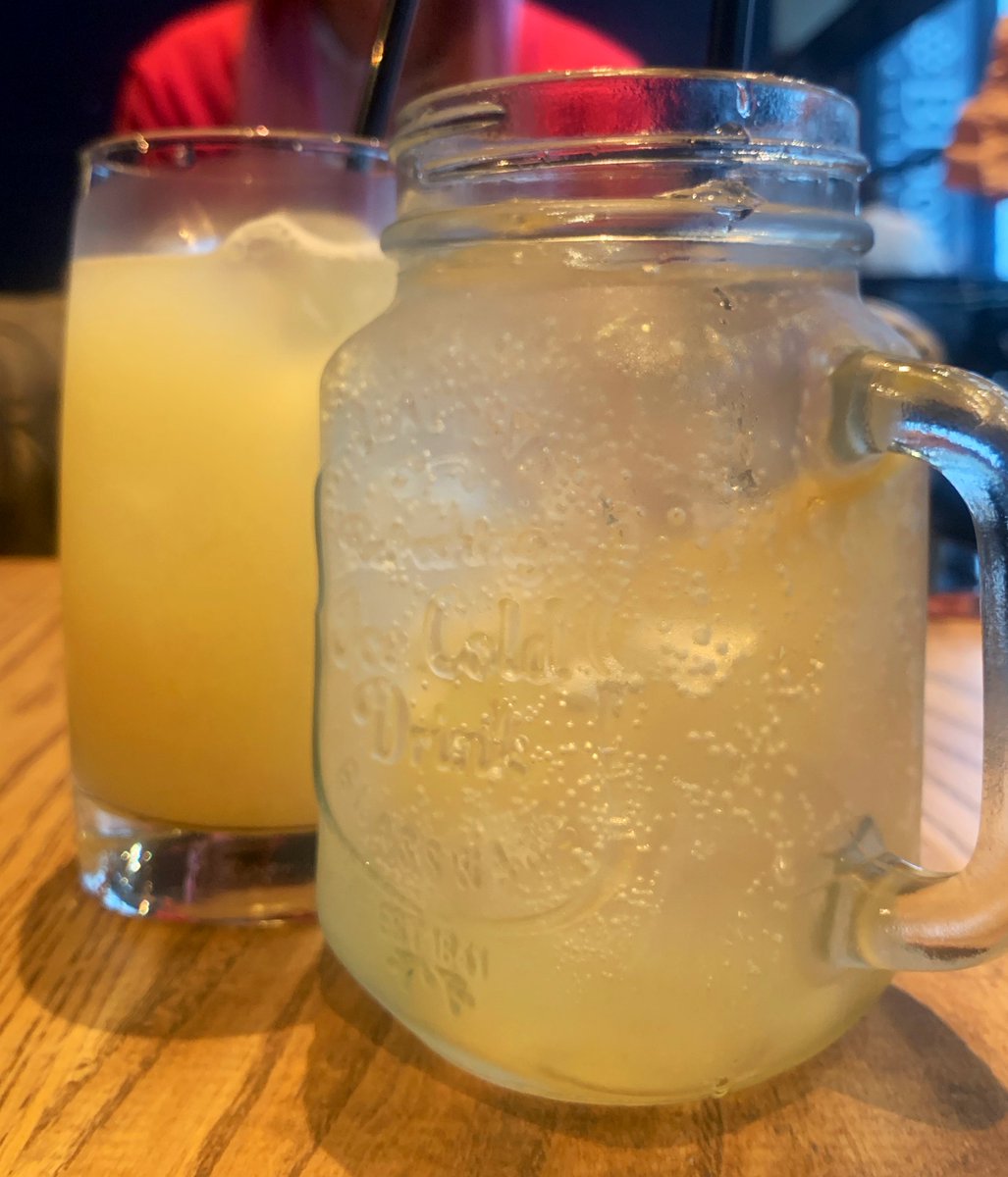 smileagain_U's tweet photo. もえこさんとランチしてきた🥰🥰🥰
紅とん以来の再会でびっくり！変わらずに楽しく話せる友だちがいることのうれしさ✨今日会えてよかった。たくさん話しちゃった。聞いてくれてありがとう❣️
今度はみんなでピザパで泊まりか、カラオケ大会だね👊🔥 https://t.co/DpmFJb5tZH