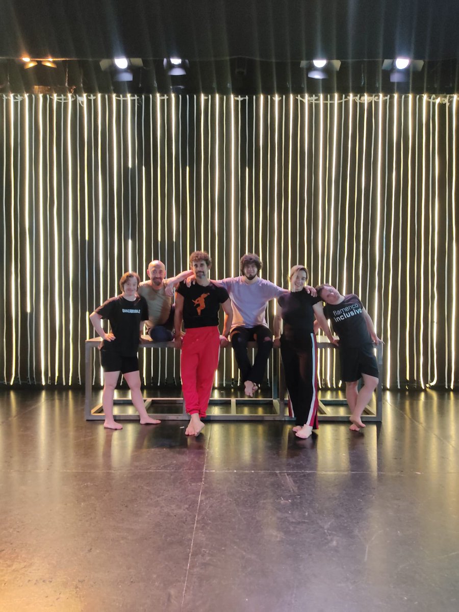 EL FESTÍN DE LOS CUERPOS 🍊🍉🍇🍓🍍🍎Esta tarde 
🗓️13 mayo. ⏰20:00 h📍Auditorio  de Algezares (Murcia)