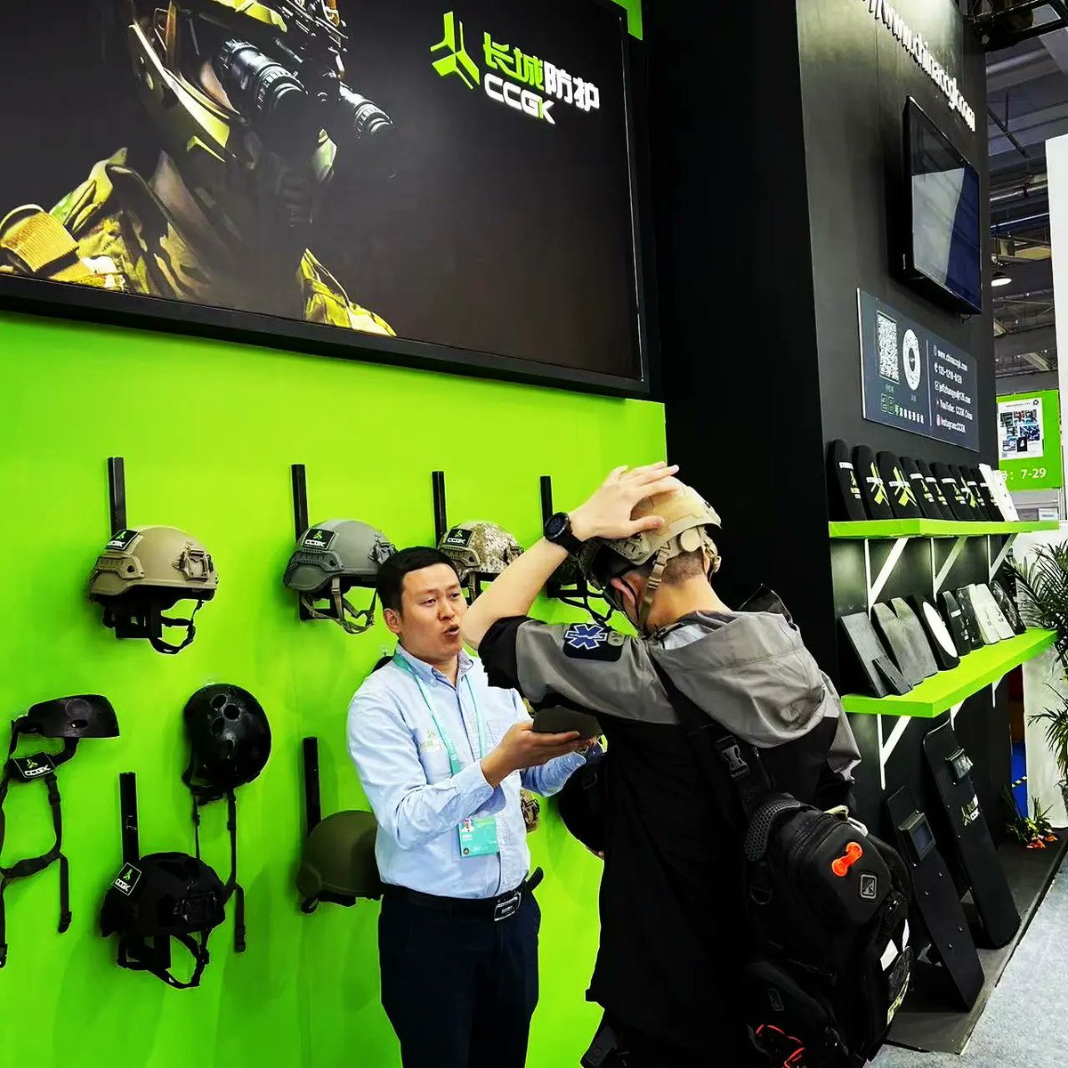 CCGKCHN's tweet photo. #another #busy #day #for #ccgk #team #at #11th #china #international #exhibition #on #police #equipment #day #3 #is #done #one #more day #to #go #hard #work #to #be #continued #tomorrow 

#ballistic #helmet #armor #sheild #plate #military #army #police #law #enforcement #rec https://t.co/b7vm0MzzDx