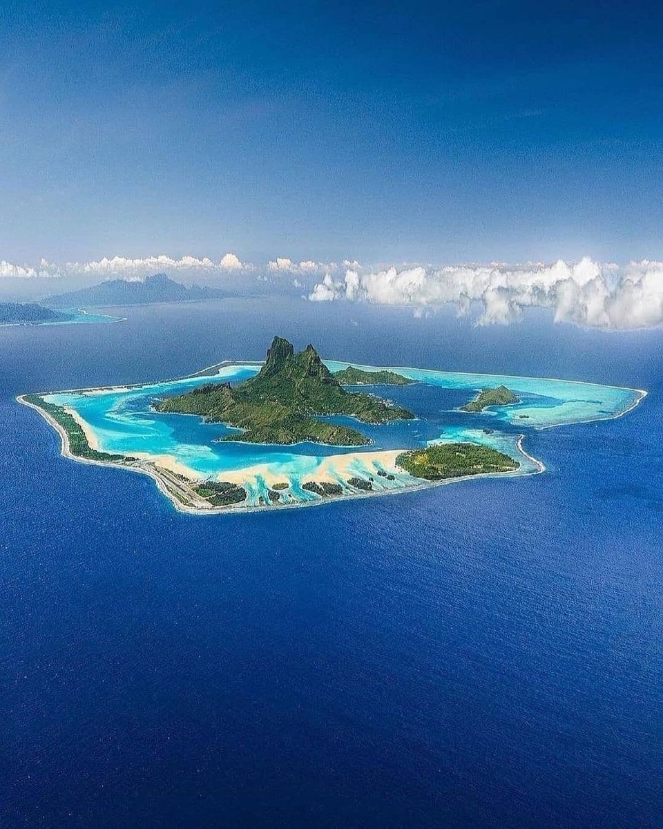 viewsoff_'s tweet image. Paradise in Bora Bora.