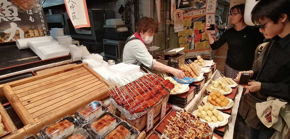 Premium_Kyoto's tweet photo. I did the food tasting tour with Dana and her husband. It was Saturday, lunch time. Usually it might be the most busy hours but I felt not so busy. April finished, busy season finished. We could enjoy many kinds of foods without joining long lines. https://t.co/UZosy86D1H