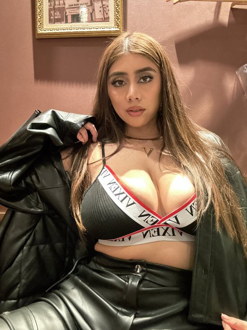 Oppai  @VIXEN https://t.co/QKSbM7gQLh<a class="tags" href="/tag/vixen">@vixen</a>