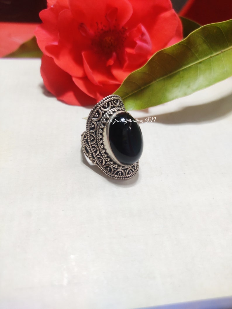 jewelrycreatio1's tweet image. Natural Black Onyx Ring,925 Sterling Silver,Oval Onyx Ring,Artisan Ring,Bohemian Silver Ring,Designer Ring,Promise Ring,Dainty Women,s Ring
Buy At:
etsy.com/in-en/listing/…

#handmadering #statementring #protectionring #naturalblackonyx #UniqueDesignRing #decemberbirthstone #gift