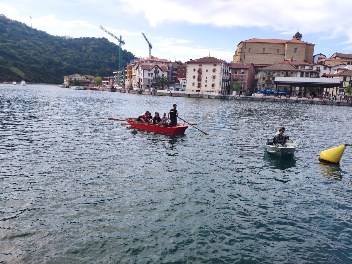 Reto superado!!!!💪
Zorionak eta eskerrik asko al alumnado y profesorado del ciclo de Diseño y Amueblamiento...el Ala Ontzia navega por el Cantábrico.
Queda en manos de #mutiozabalontziola
<a href="/OriokoUdala/">Orioko Udala</a> 
@ORIOKOHERRI <a href="/ZaraguetaOrio/">Orioko Zaragueta Herri Eskola</a> 
<a href="/albaola/">Albaola Itsas Kultur Faktoria</a>