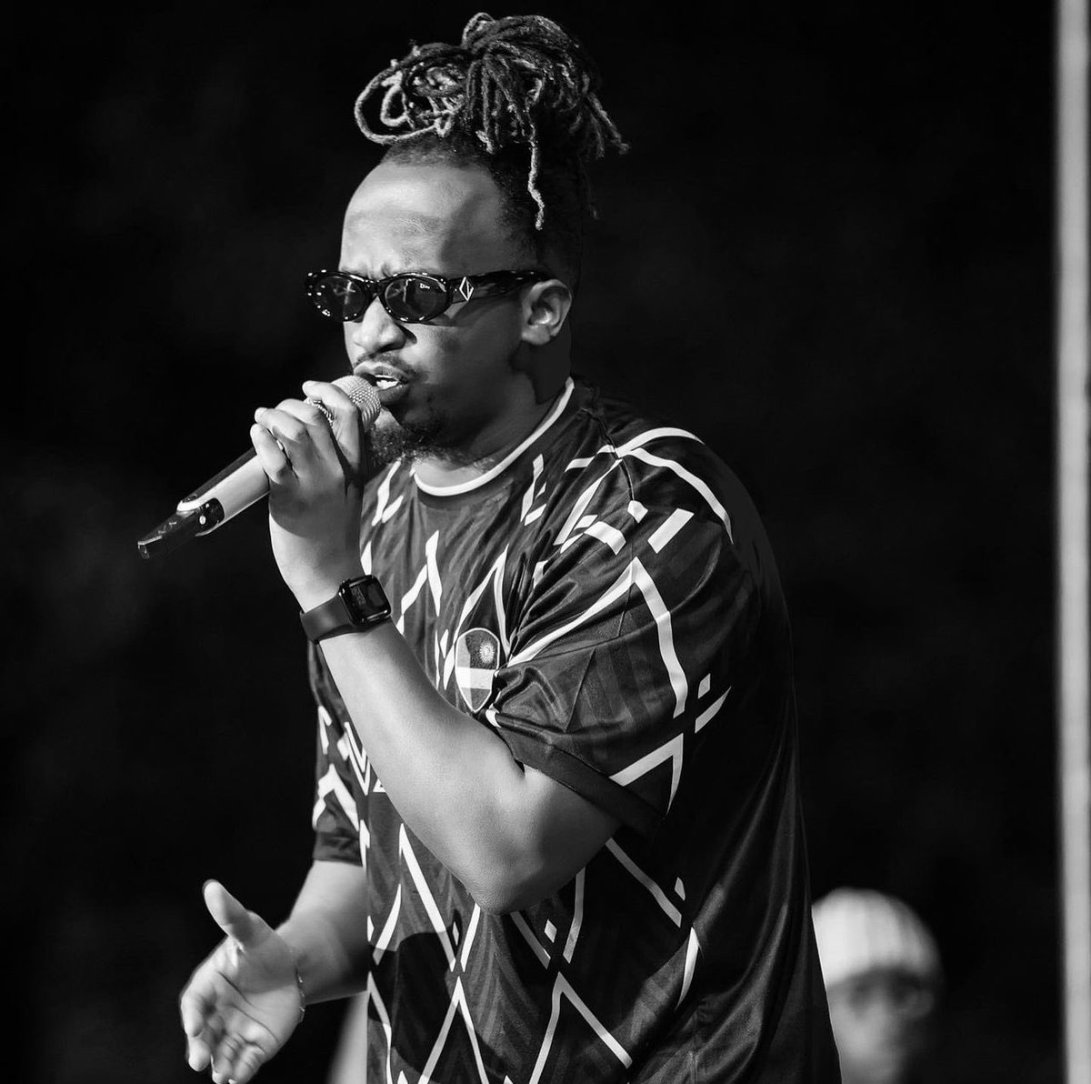 JulioDelivad's tweet photo. Music πΆπΌ π₯ #kampalaboyz #bendpause now out https://t.co/hWfya18IBg