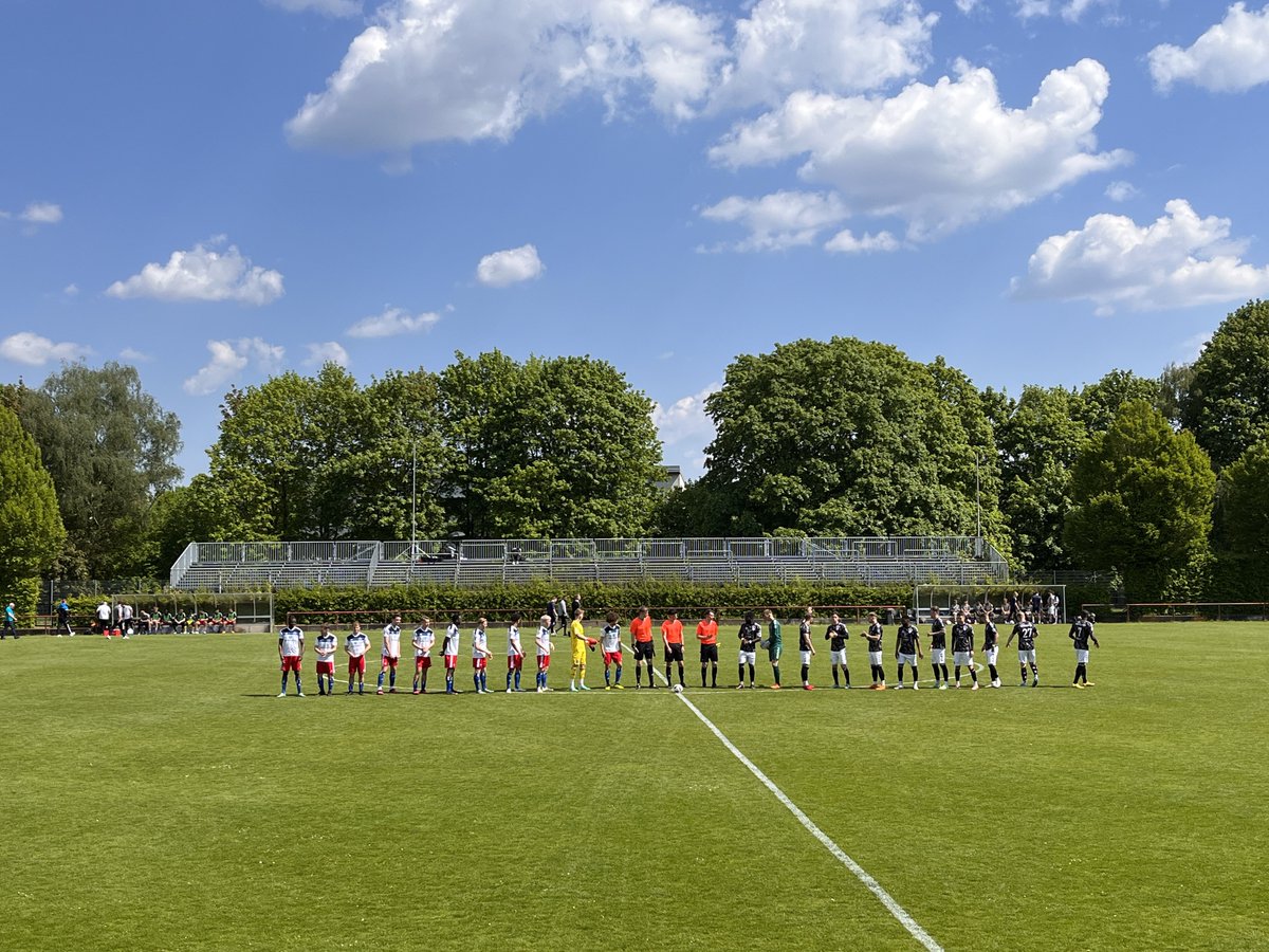 HSVYoungTalents's tweet photo. Abfahrt! 💨 Die Partie läuft. ⚽️
Im Ticker seid ihr live dabei: https://t.co/IoBfqCNS1Z
#U21 #HSVT05 #nurderHSV #HSVYoungTalents https://t.co/fvYAwZ2MSC