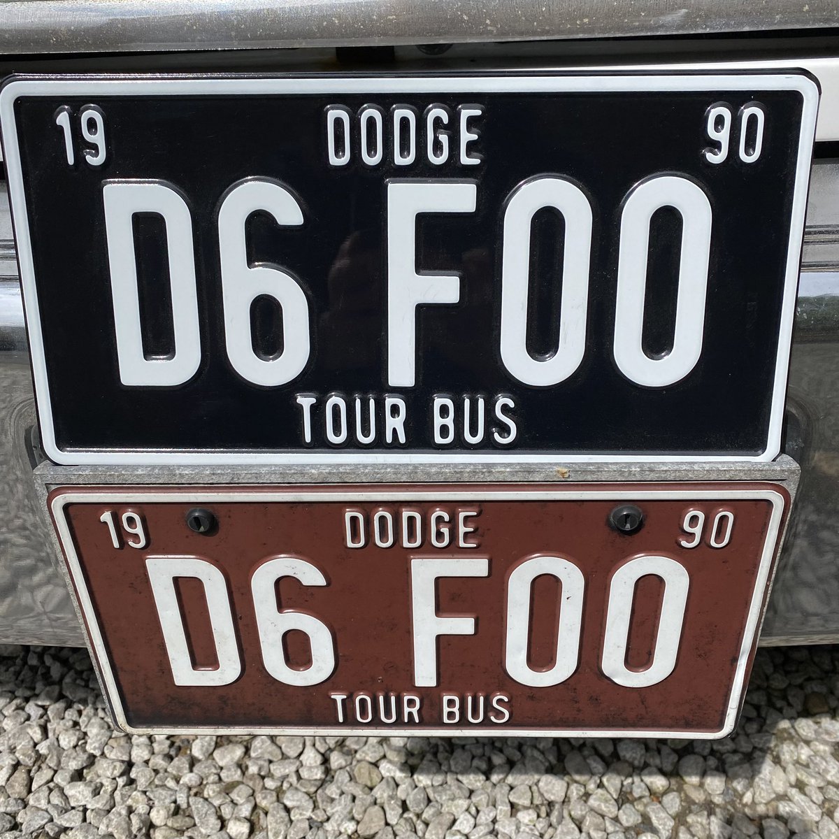 ukfoofighters's tweet photo. Time for new plates! Here’s to the next 10 years. See you on the road.😍🤘🚐 #whatdrivesus #dodge #ram #van #ukfoofighters #est2007 #foofighters #tribute #ontour
🎫: https://t.co/9bgLqKEWIN https://t.co/UEcXR3NDPg