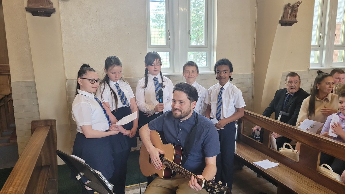 StClaresDrum's tweet photo. Thank you to Mr Logan and the choir for supporting the music during this morning's First Communion. https://t.co/uMIFNxjJ6d