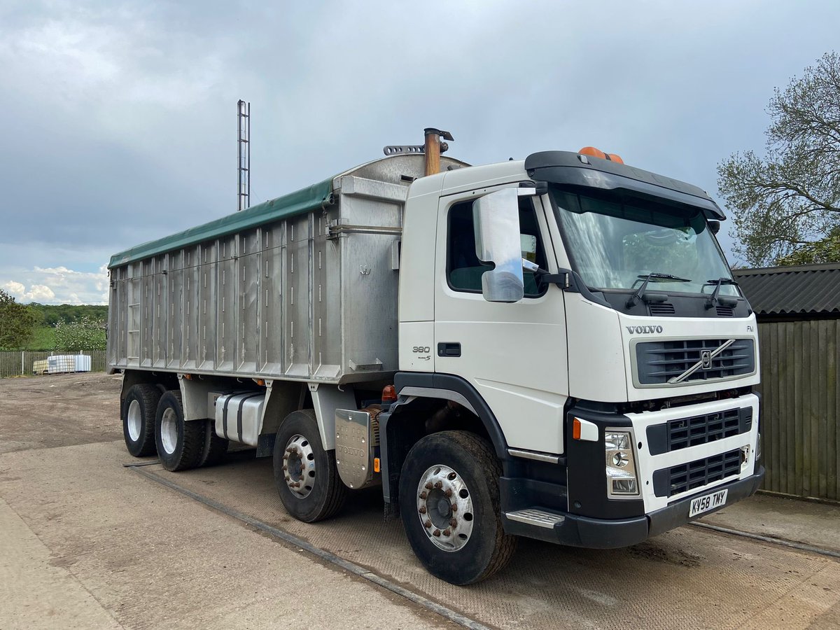 Eveey Hunter tweet media