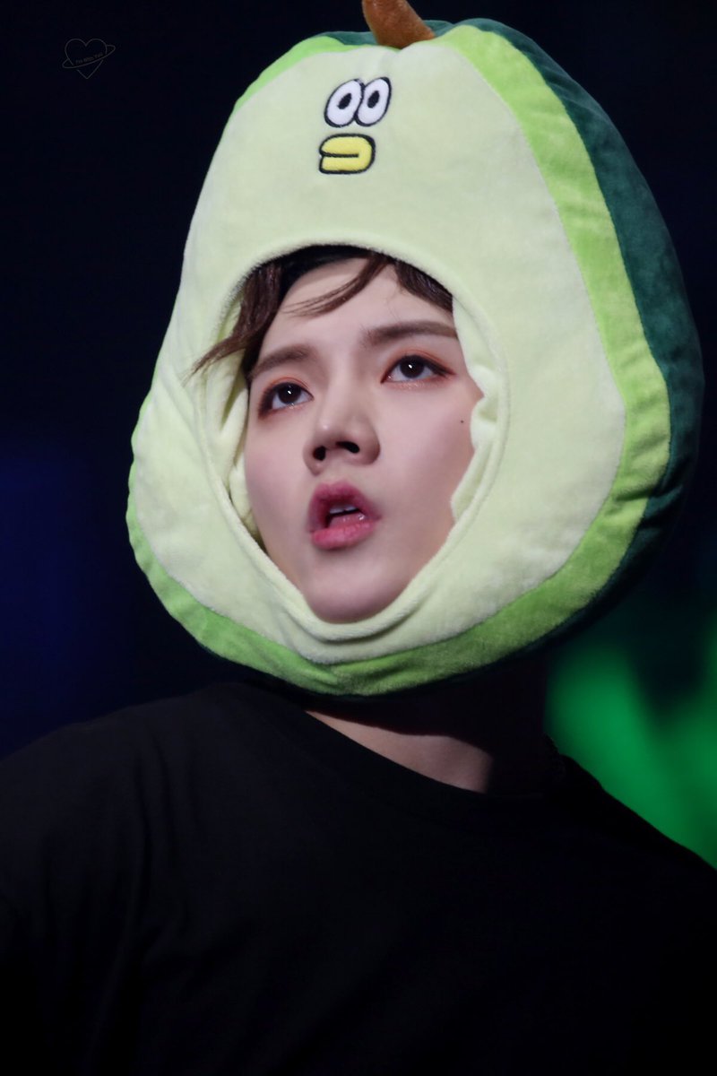0315_start's tweet photo. 요즘 스멀스멀 유행하는 녹색들

1. 연세우유 말차빵
2. 빽다방 메론소다
3. 아보카도 챔기 https://t.co/GRrxbDQIy1