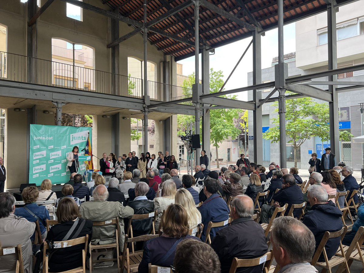 juntsxterrassa_'s tweet photo. Amb aquest equip ple d'ambició per Terrassa aconseguirem que la ciutat sigui la capital de la qualitat de vida. 

💛 Un equip de persones fidels al seu cor. Preparats per treballar per la Terrassa que estimem. 

🗳 Sigues fidel al teu cor, vota Junts per Terrassa! https://t.co/wFkkdjVtz0