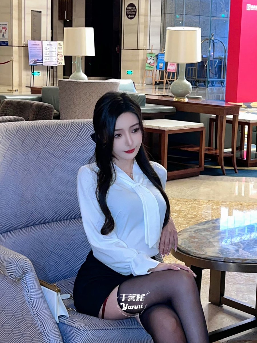 高冷是我的保护色 
性感才是我的必杀技✨ https://t.co/LArNePITvq